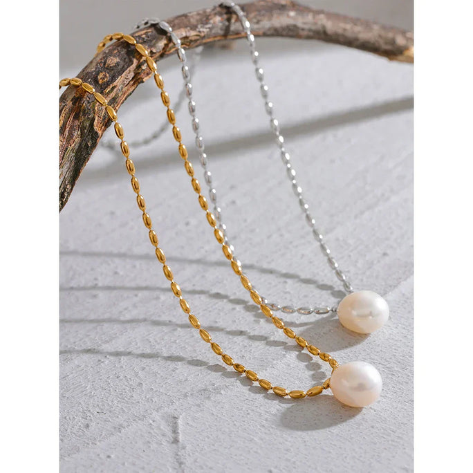 Pearl & Stainless Steel Necklace – Elegant, Timeless Jewelry